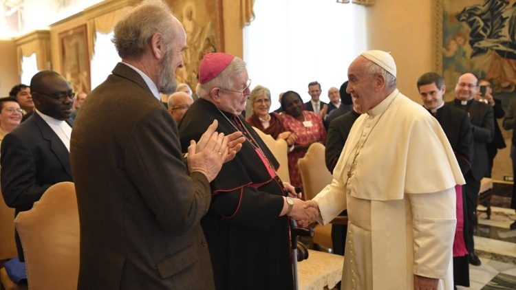 Le Pape François et les représentants d'ONG d'inspiration catholique, samedi 7 décembre 2019, au Palais apostolique. 
