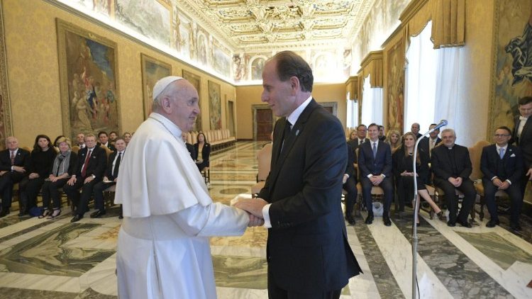 Ferenc pápa az Esély az életre - alapítvány képviselőivel