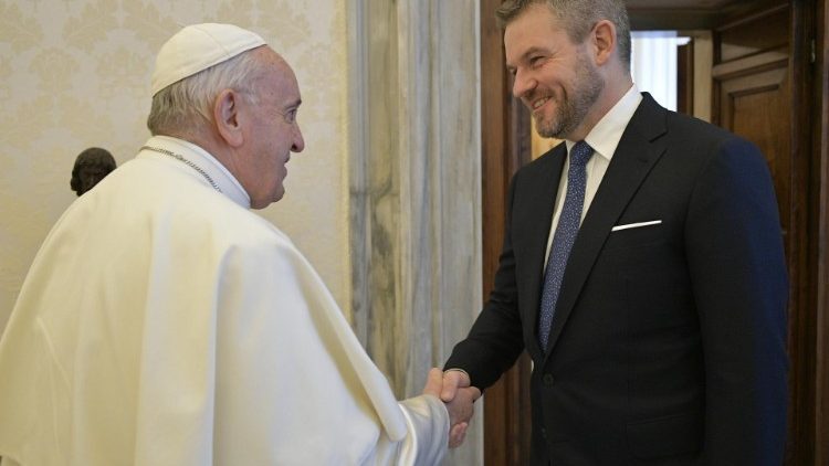 Le Pape accueillant Peter Pellegrini, le Premier ministre slovaque, le 9 décembre 2019 au Vatican.