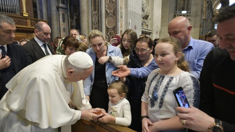 Papež s mukačevskými poutníky