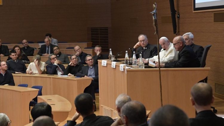Il Papa presenta l'Opera di padre Angel Fiorito 