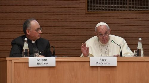 Papež Frančišek predstavil patra Fiorita kot učitelja dialoga