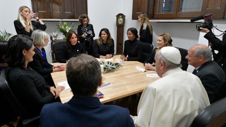 Pápež František inauguroval nové sídlo Scholas Occurrentesv Ríme v Paláci San Calisto v decembri 2019 