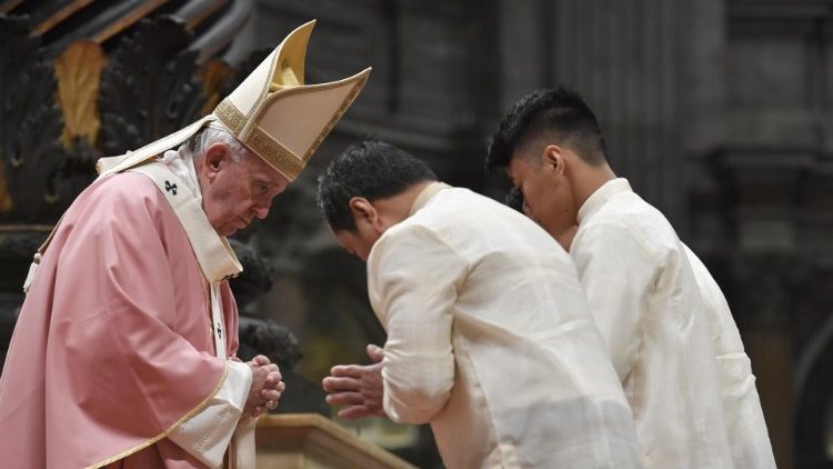 Папа падчас св. Імшы з нагоды 500-годдзя хрысціянства на Філіпінах