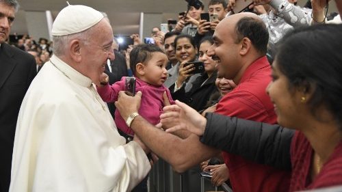 Papst Franziskus bei Generalaudienz: „Schiffbrüchige aufnehmen“