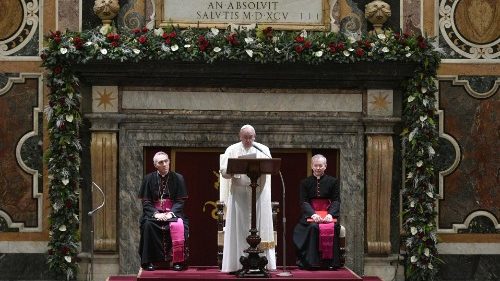 Pope to the Curia: changes are necessary to better serve humanity