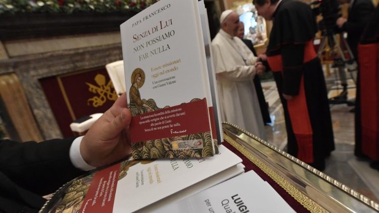 Livro presenteado pelo Papa à Cúria Romana
