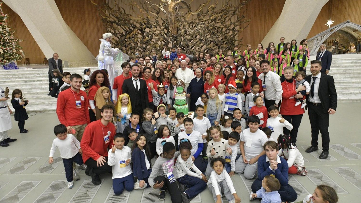 Papa franjo: igra s djecom vrlo je važna - vatican news