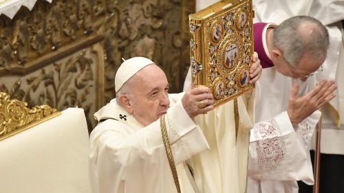 Påven på Trettondagen ”Man måste knäböja för att lära känna Gud”