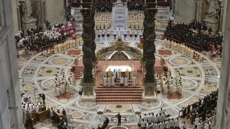 Ferenc pápa szentmisét mutat be a Szent Péter-bazilikában Vízkereszt ünnepén
