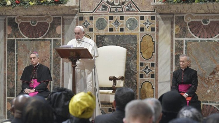 Der Papst bei seiner Rede an das Diplomatische Corps