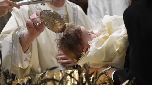 Påven: det är viktigt att bli döpt som barn