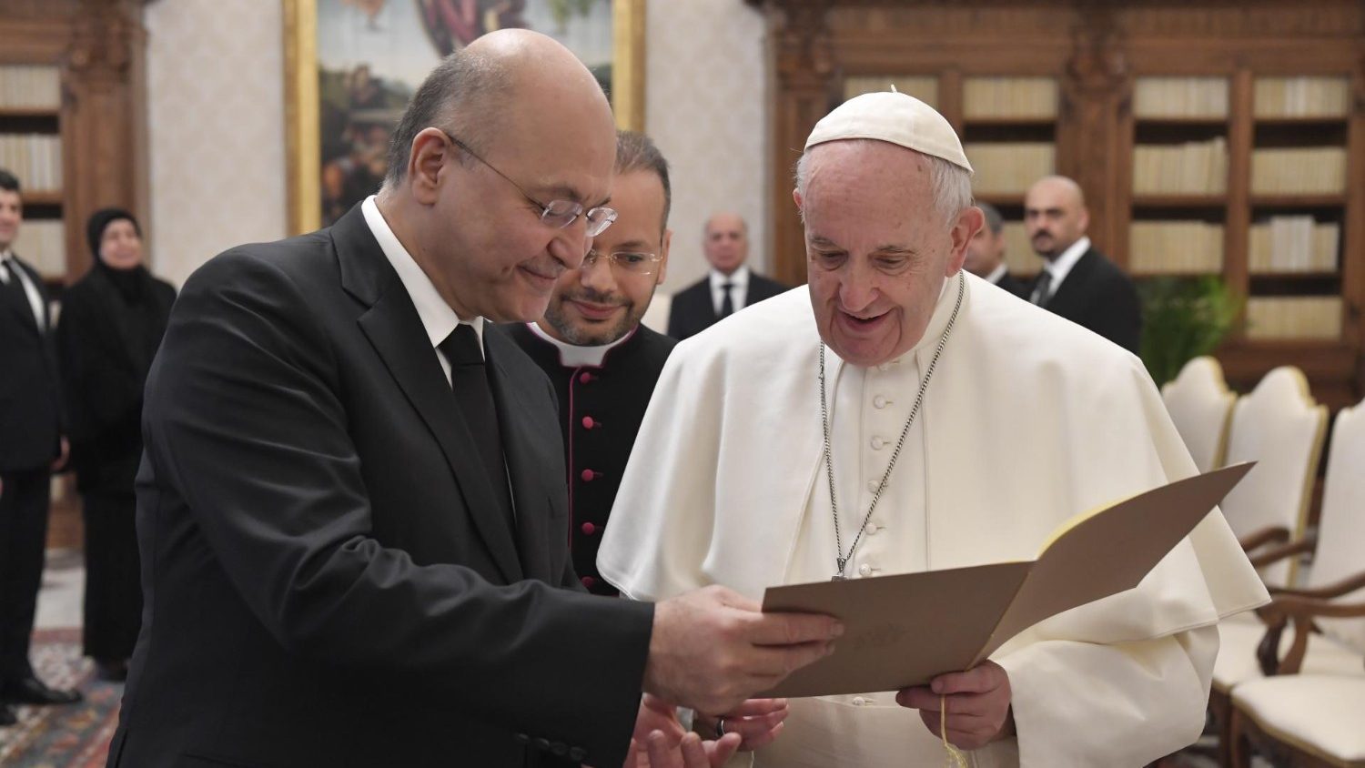 Папата фрањо го прими во аудиенција ирaчкиот преседател бархан салих - vatican news
