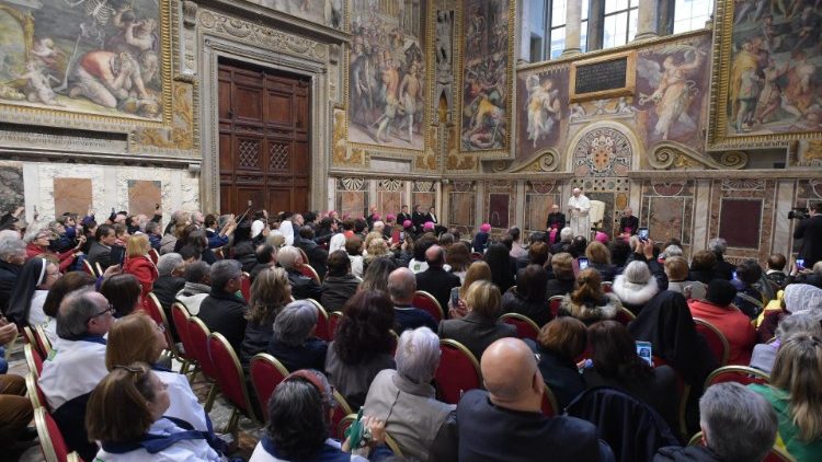 教皇フランシスコ、高齢者司牧テーマの国際会議参加者と　2020年1月31日