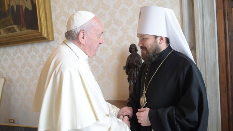 Le Pape rencontrant le métropolite Hilarion, le 13 février 2020 au Vatican.