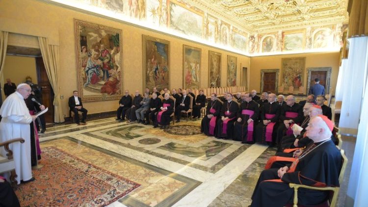 Påven under mötet med rådet för kyrkans lagtexter 