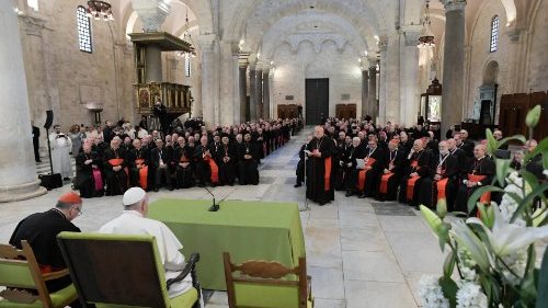 Papst in Bari:  Aus Mittelmeer-Friedhof Ort der Hoffnung machen
