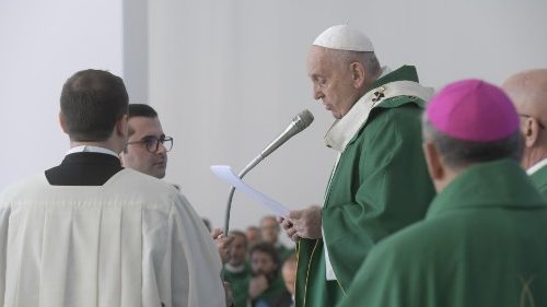 No Angelus em Bari, um premente apelo do Papa em favor da Síria