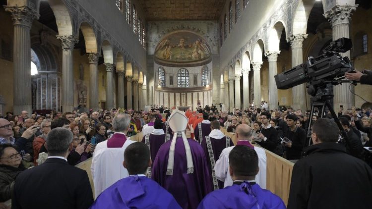  Il rito dell'Imposizione delle Ceneri in Santa Sabina nel 2017 con Papa Francesco