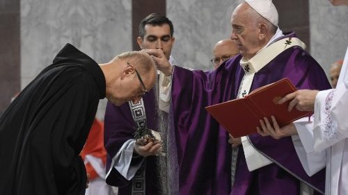 Påvens predikan på Askonsdagen – Vi är det eländiga stoft Gud älskar 