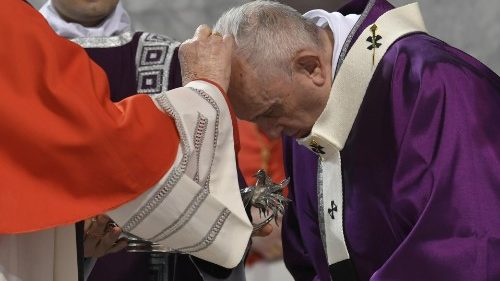 Aschermittwoch: Papst Franziskus beklagt „Staub der Weltlichkeit“ in der Kirche