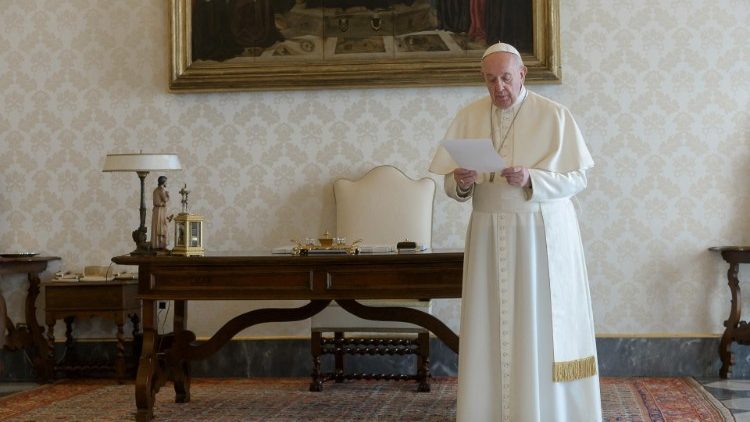 Papa Francisco reza el Padre Nuestro el 25 de marzo durante la Oración Ecuménica