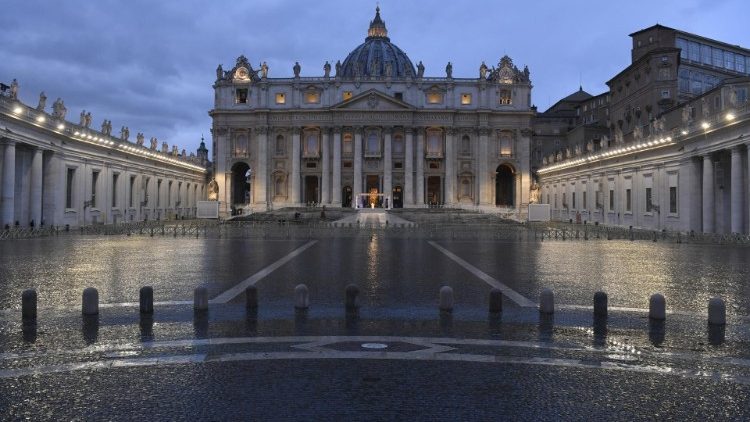 Az üres Szent Péter-tér, ahol Ferenc pápa áldást adott Rómára és az egész világra