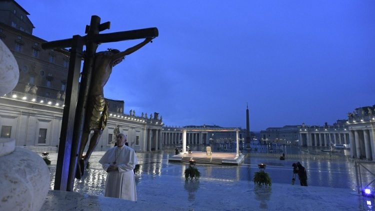 Pope Francis at the foot of the crucifix during the prayer service during the lockdown on March 27, 2020.