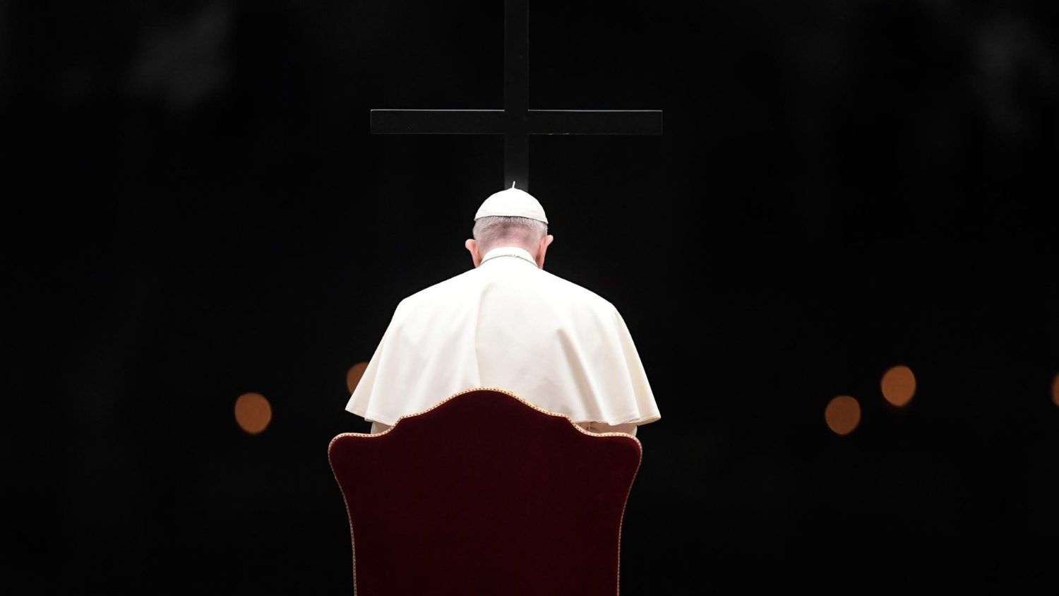 El Vía Crucis de Francisco, a través de los ojos y el corazón de los más  pequeños - Vatican News