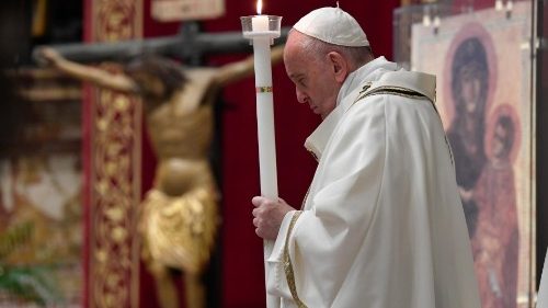 El Papa Francisco en Vigilia Pascual: “Ánimo, con Dios nada está perdido"