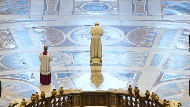 Der Papst erteilte den Segen vom Petrusgrab aus