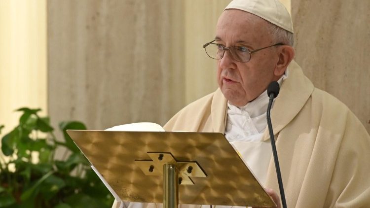 Papież: niech politycy i naukowcy szukają rozwiązań na rzecz ludzi