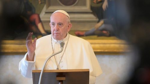 Regina Coeli: El Papa alerta del peligro de seguir la voz del maligno y no la de Dios