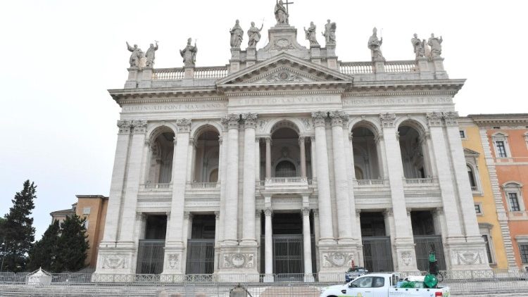 2020.05.15 Sanificazione Basilica di San Giovanni in Laterano