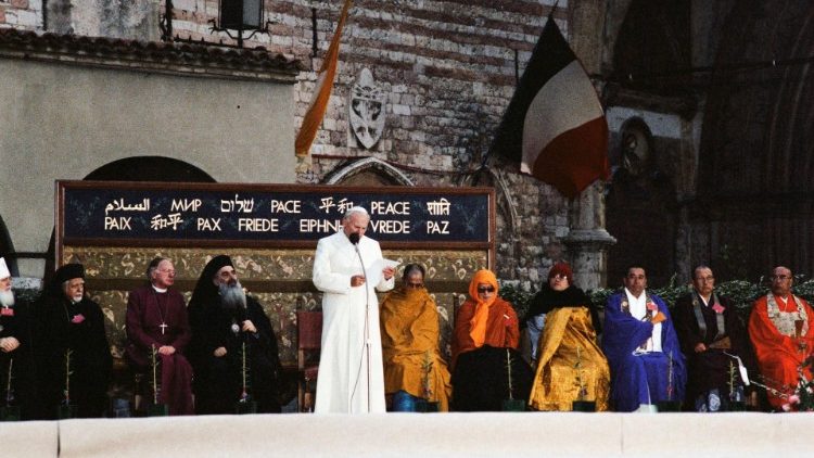 Na medzináboženskom stretnutí v Assisi 27. okt. 1986