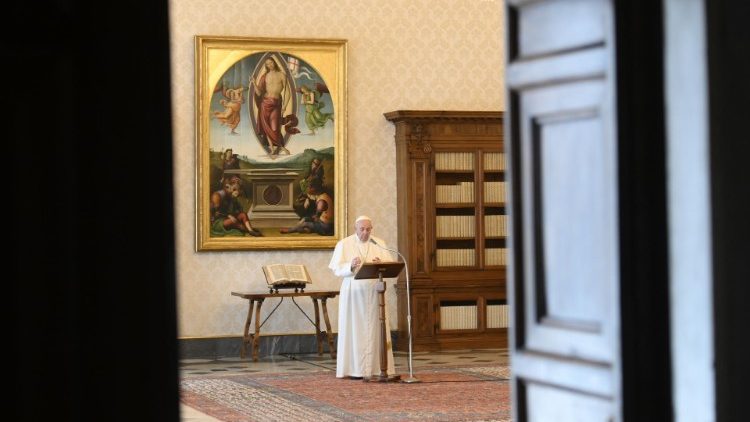 Папа Франциск на неделната молитва "Царице Небесна"