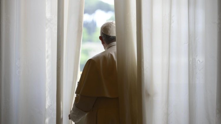 Papa Francisc, la fereastra Palatului apostolic.