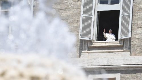 Pentecoste: il Papa riprende il Regina Coeli con i fedeli in Piazza San Pietro