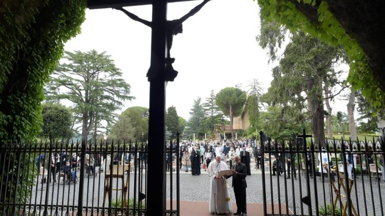  Ein Rosenkranzgebet mit dem Papst, Mai 2020