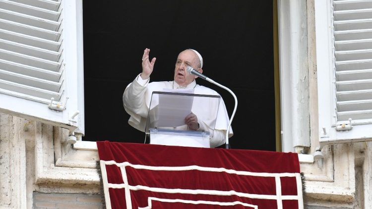 教宗主持三鐘經祈禱活動