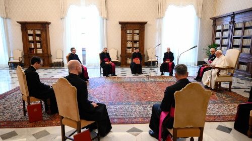 Il Papa: tutti peccano spesso di incoerenza, è la preghiera che ci dà nobiltà 