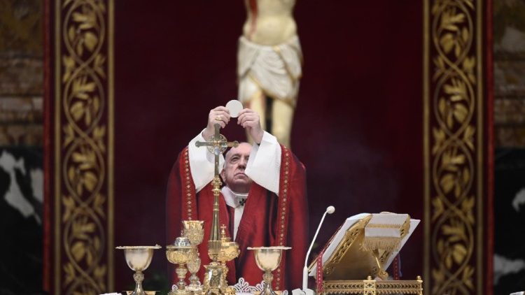 Påven Franciskus vid högtidsmässan för helgonen Petrus och Paulus 29 juni 2020
