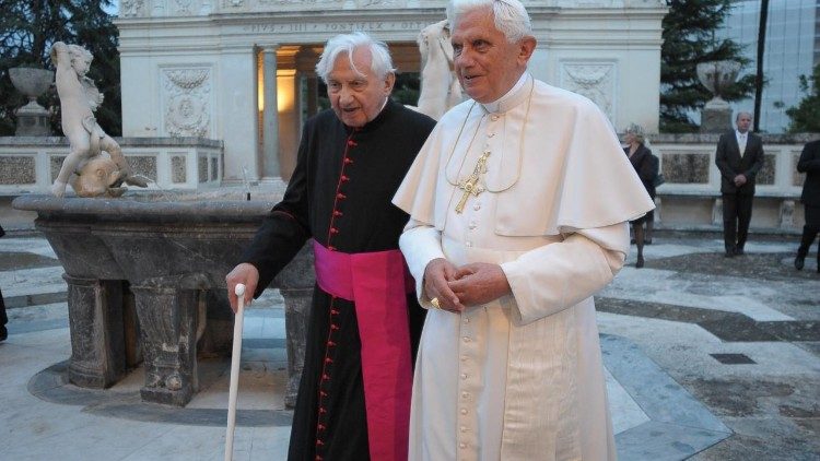 Monsignor Georg Ratzinger in Vaticano con Benedetto XVI