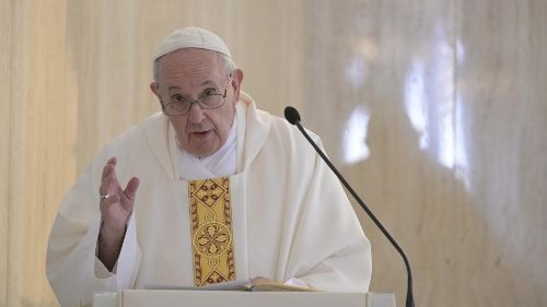El Papa: “La esclavitud de hoy lleva al hombre a vivir con la dignidad pisoteada”