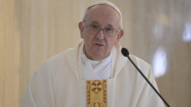 Påven Franciskus firar mässan i Sankta Marta-kapellet