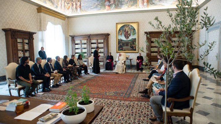 البابا فرنسيس يستقبل مجموعة من الخبراء المتعاونين مع مجلس أساقفة فرنسا في مجال الإيكولوجيا 3 آب أغسطس 2020