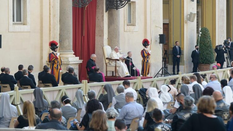 Папата по време на Генералната аудиенция
