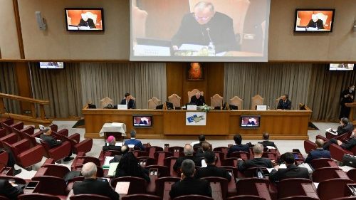 Cardinal Parolin welcomes Moneyval team to Vatican