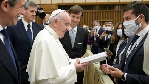 Pape François: non au profit qui instrumentalise la personne humaine