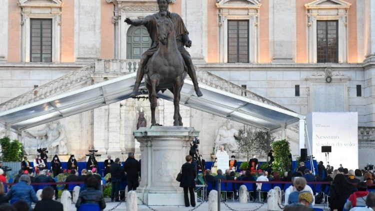 O encontro aconteceu na Praça da Prefeitura de Roma, no Campidoglio